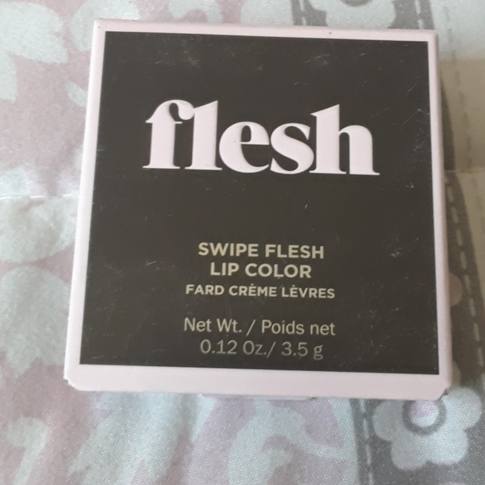 Flesh Lip color❤ - Picture 2 of 2